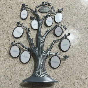 FAMILY TREE -THINGS REMEMBERED. NWOT